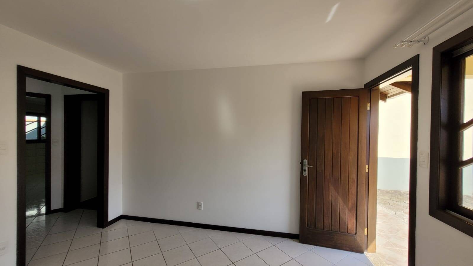 Casa à venda com 3 quartos, 126m² - Foto 8