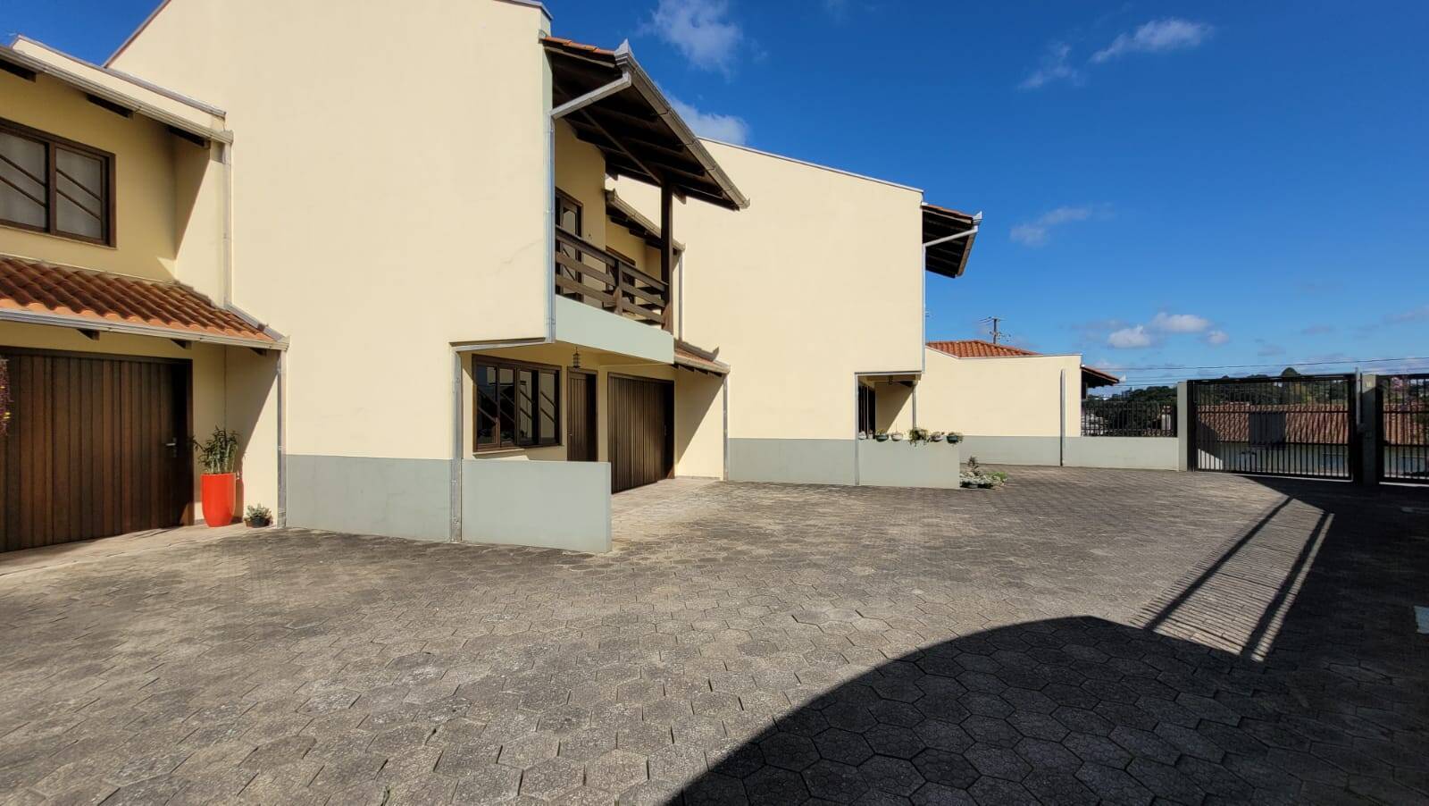 Casa à venda com 3 quartos, 126m² - Foto 4