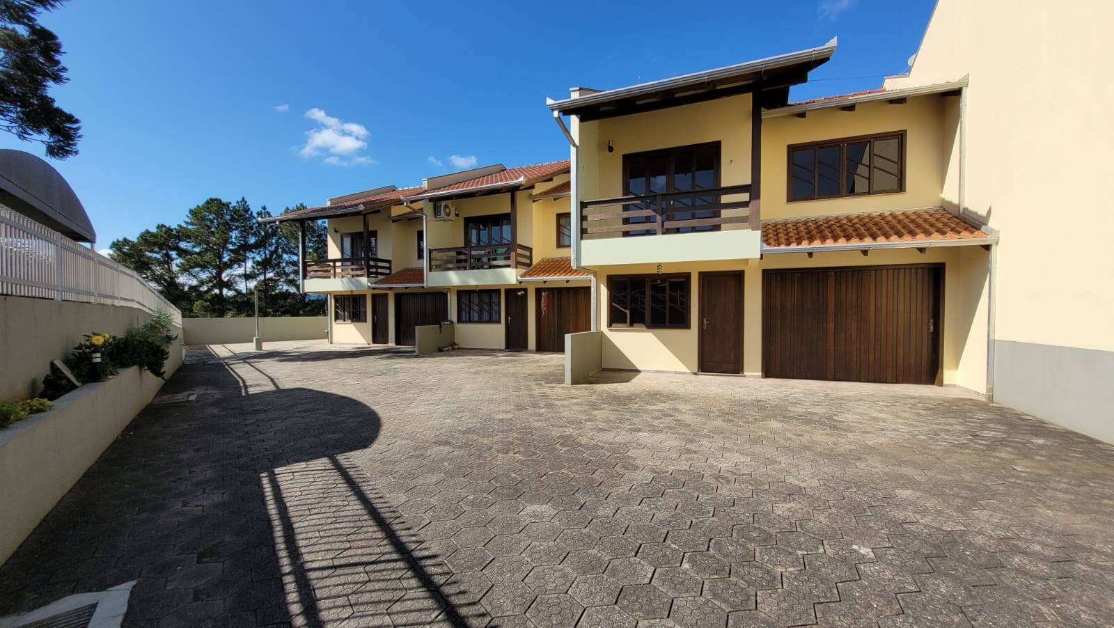 Casa à venda com 3 quartos, 126m² - Foto 3